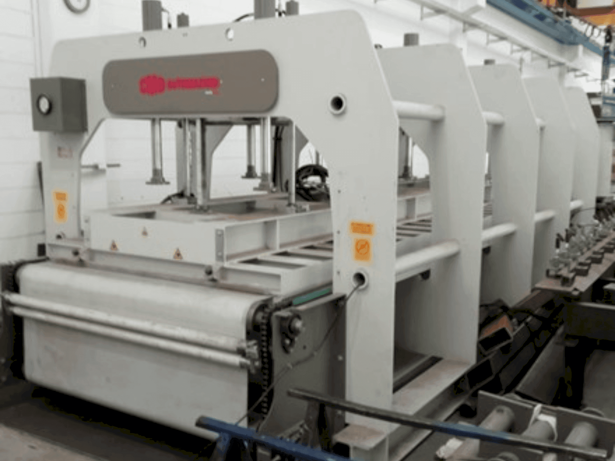 MACHINE_IMG_ALT_FRONT_VIEW