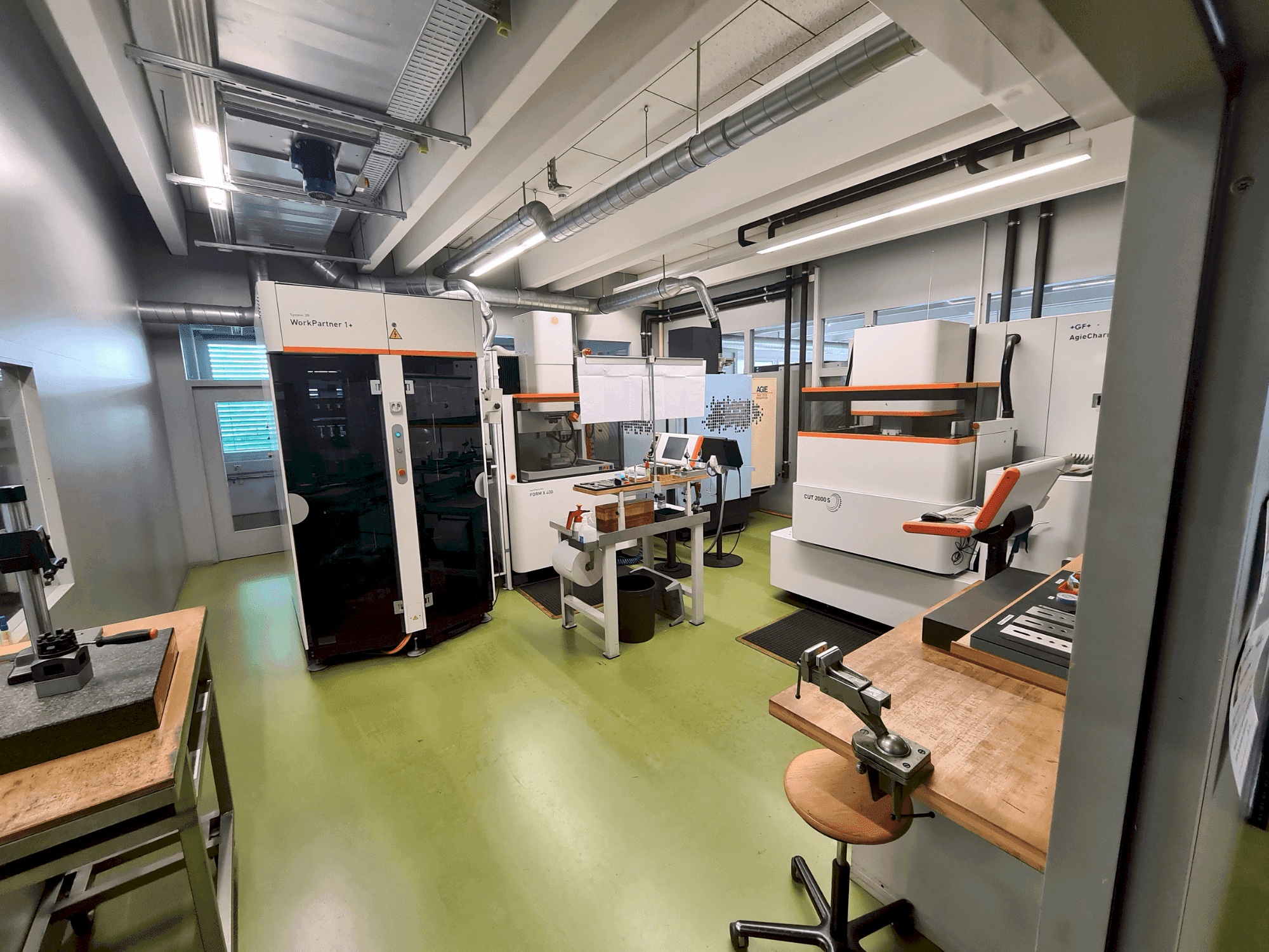 MACHINE_IMG_ALT_FRONT_VIEW