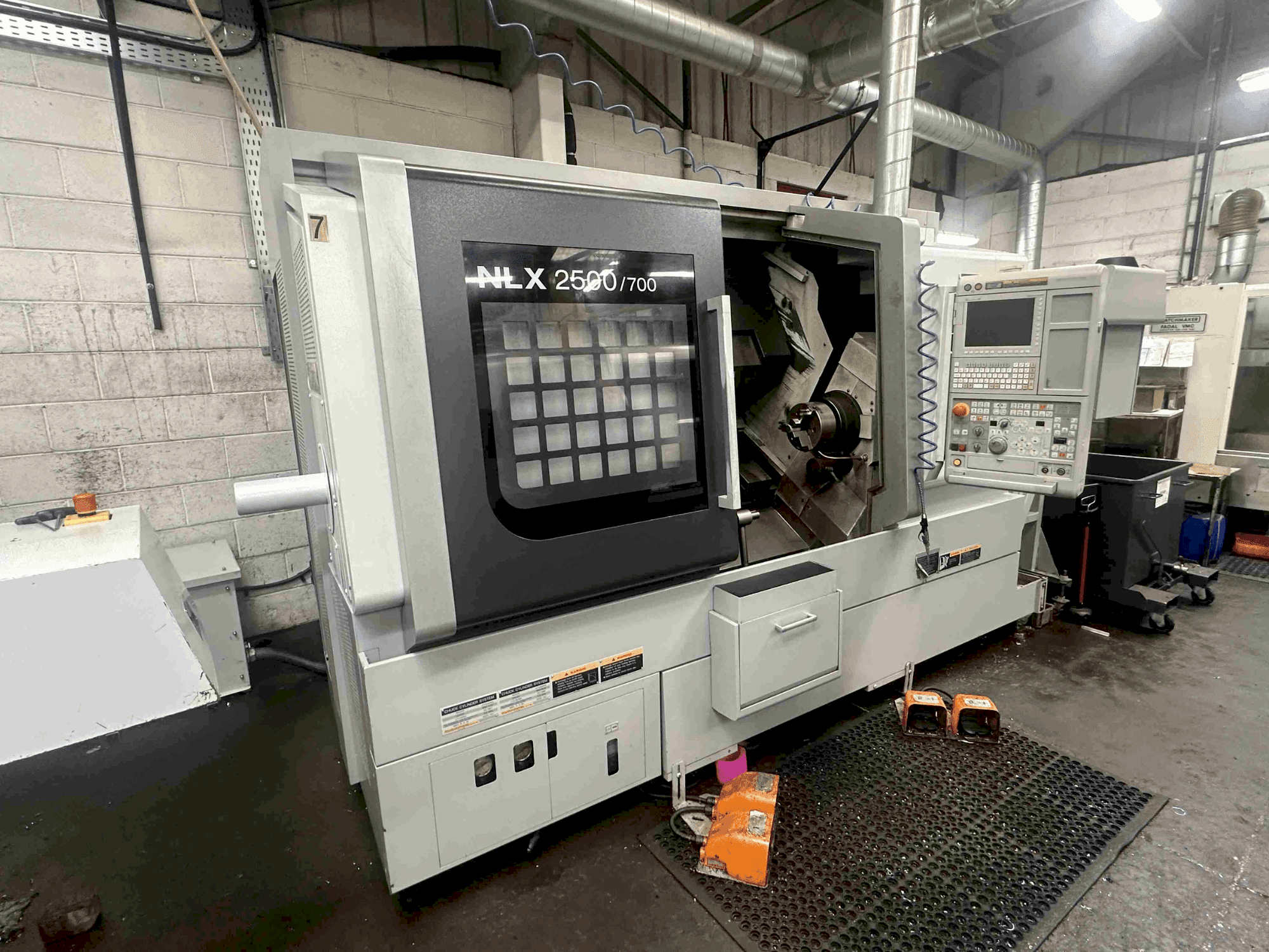 MACHINE_IMG_ALT_LEFT_SIDE_VIEW