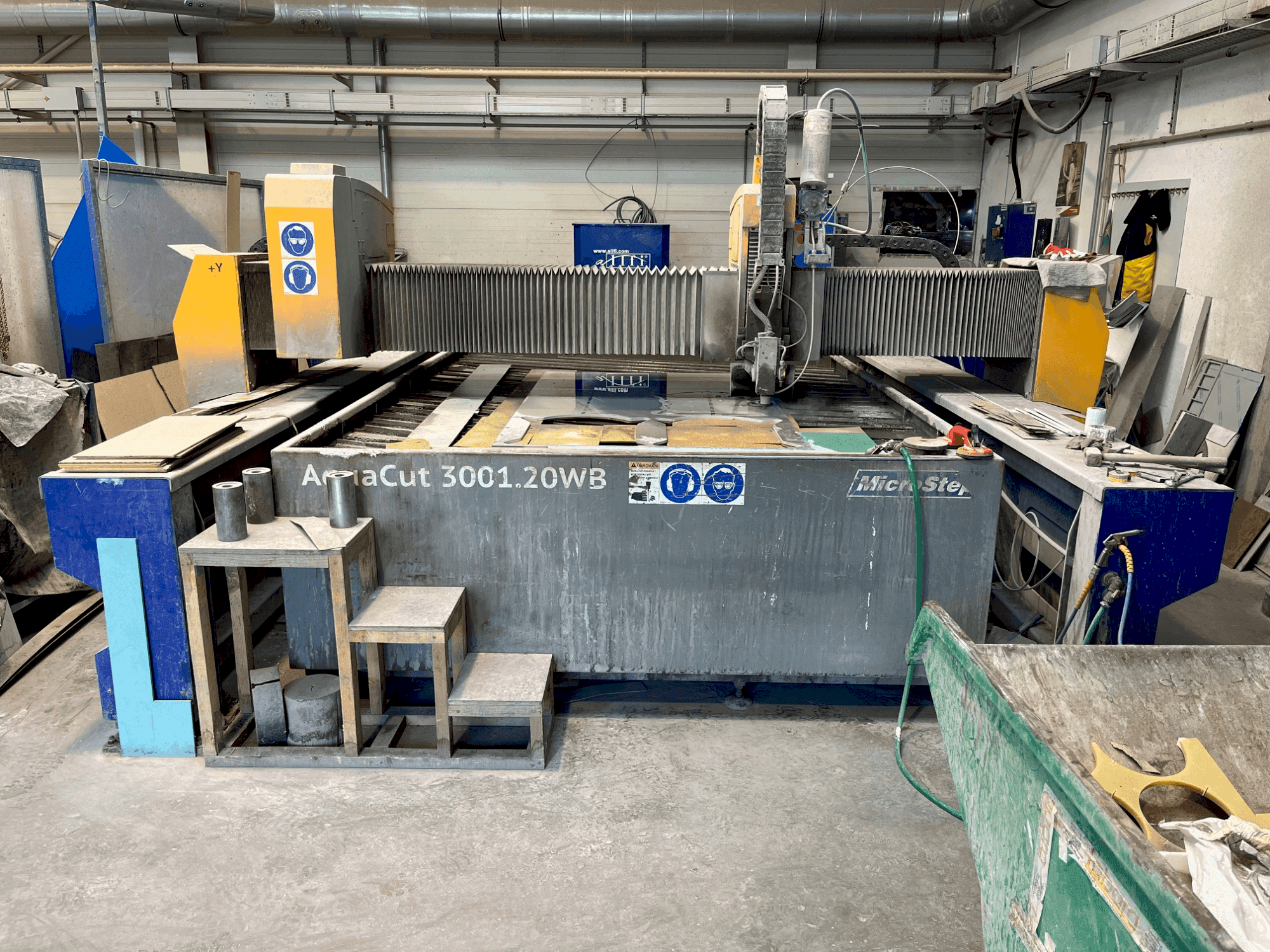 MACHINE_IMG_ALT_FRONT_VIEW