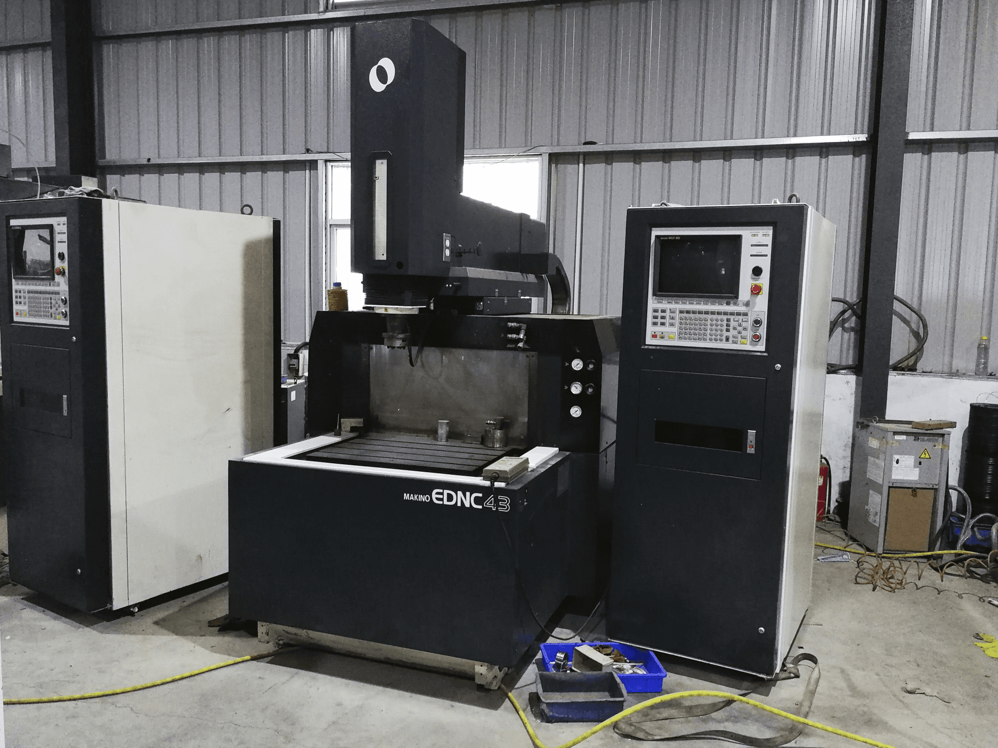 Front view of Makino EDNC43 Machine