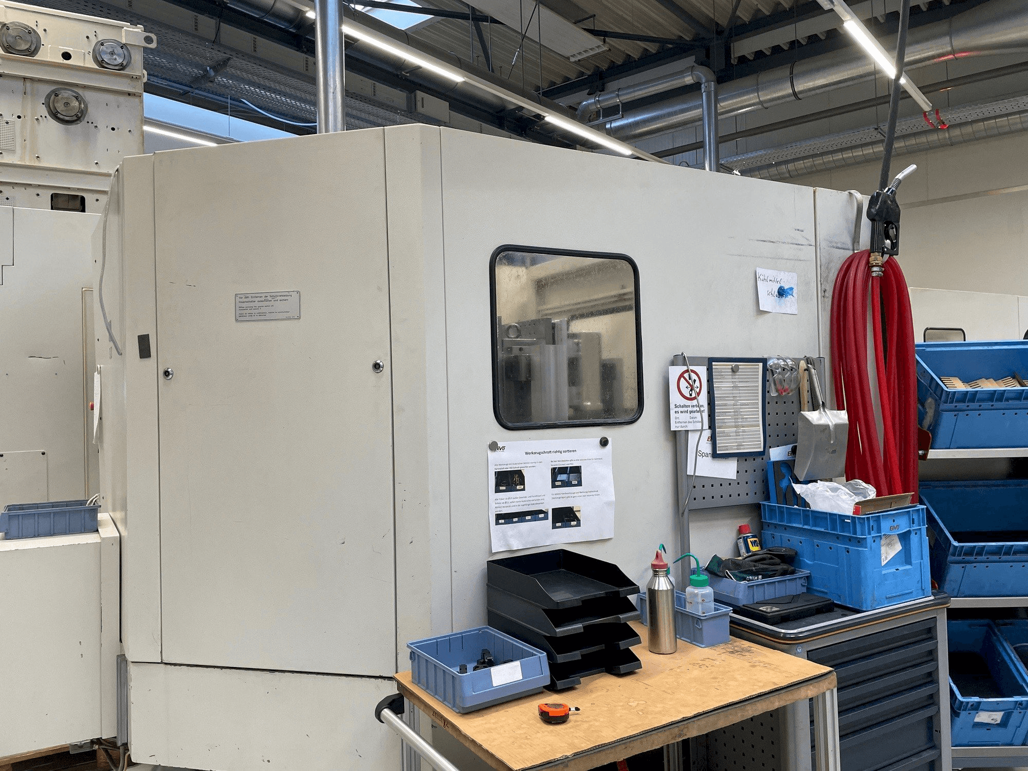 MACHINE_IMG_ALT_LEFT_SIDE_VIEW