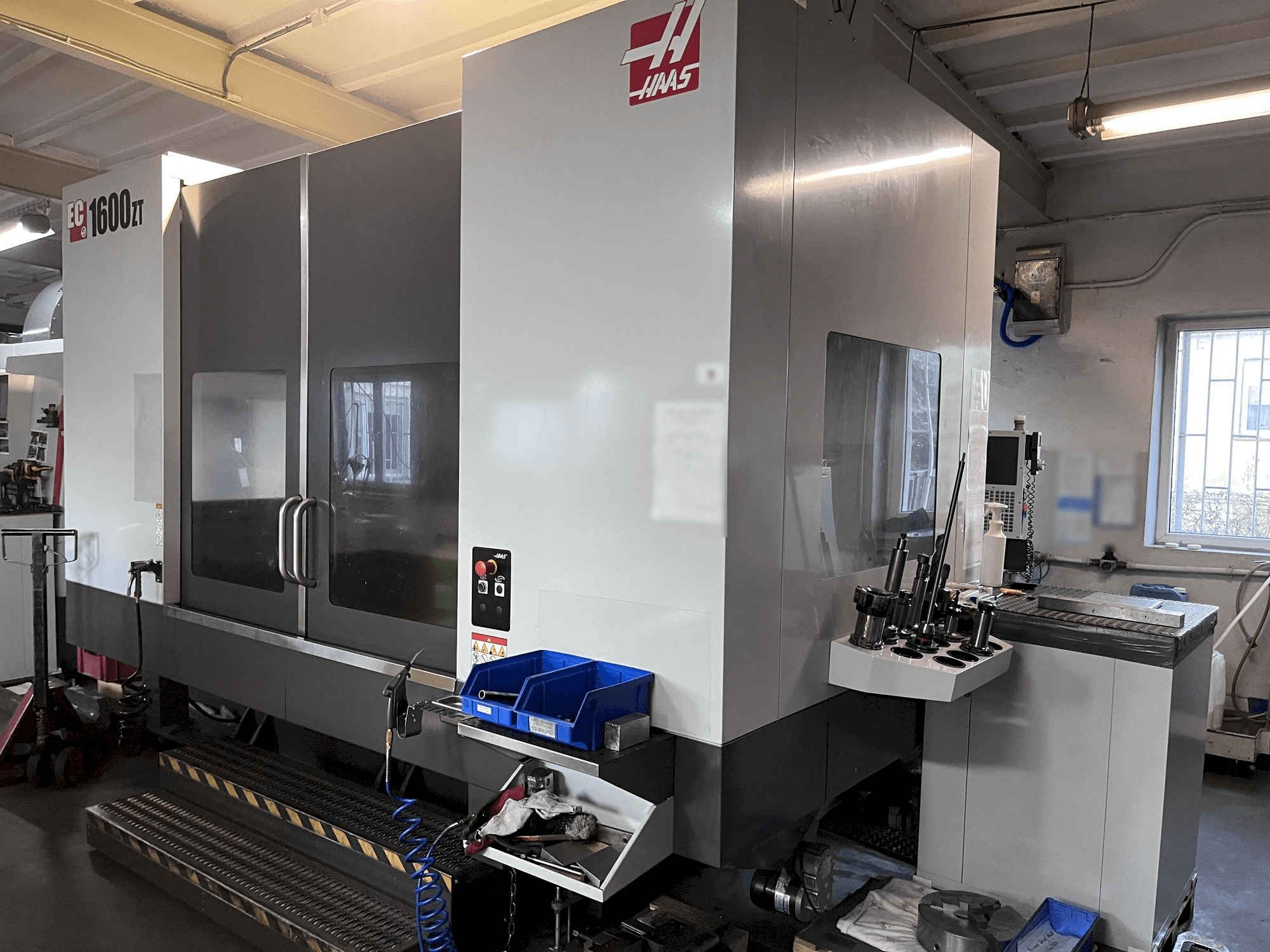 MACHINE_IMG_ALT_FRONT_VIEW