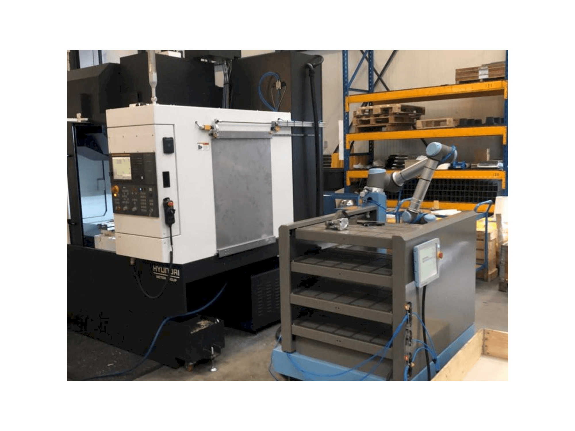 Front view of Universal Robots UR10 machine