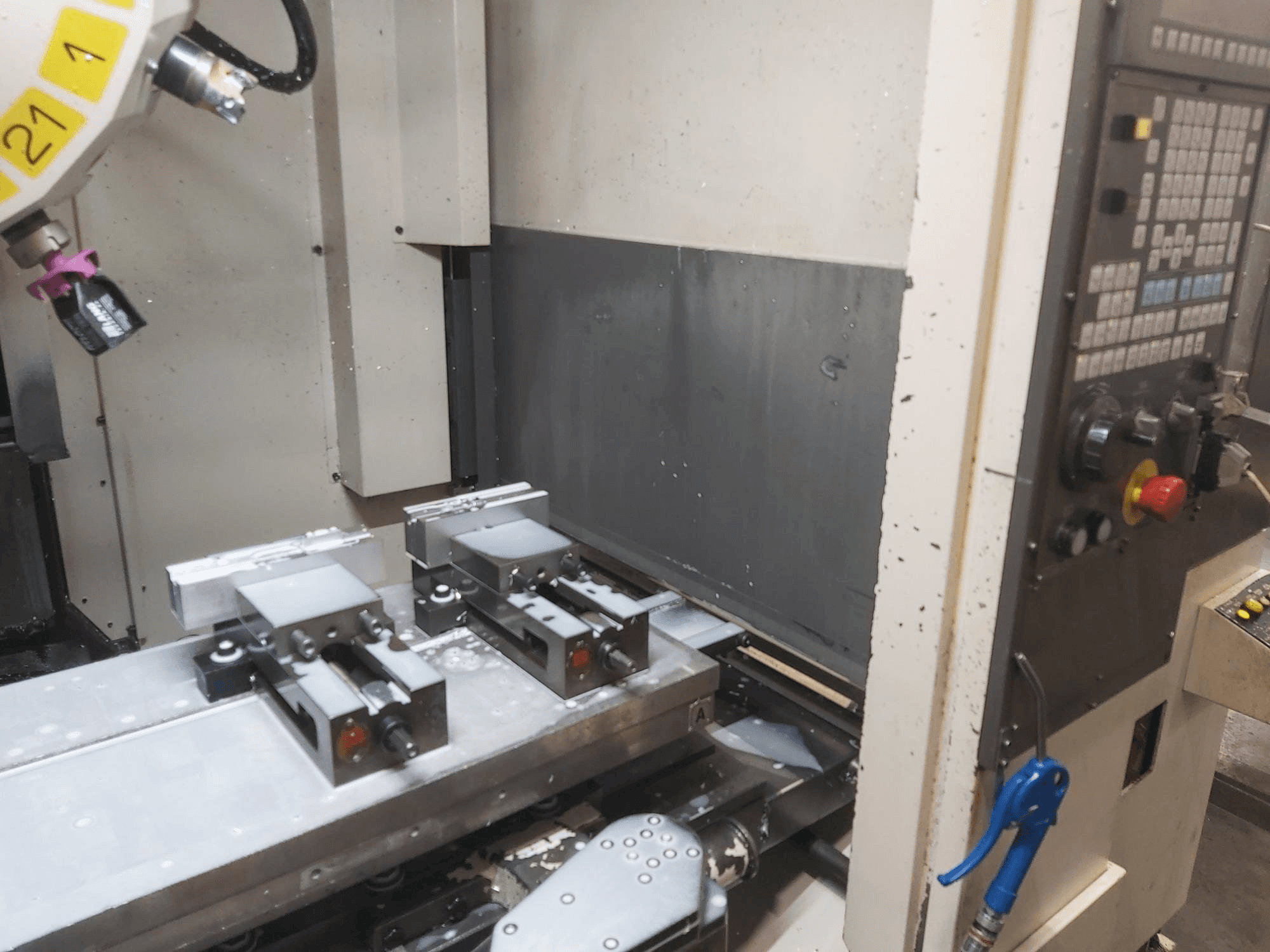 Front view of FANUC Robodrill Alpha T21iE machine