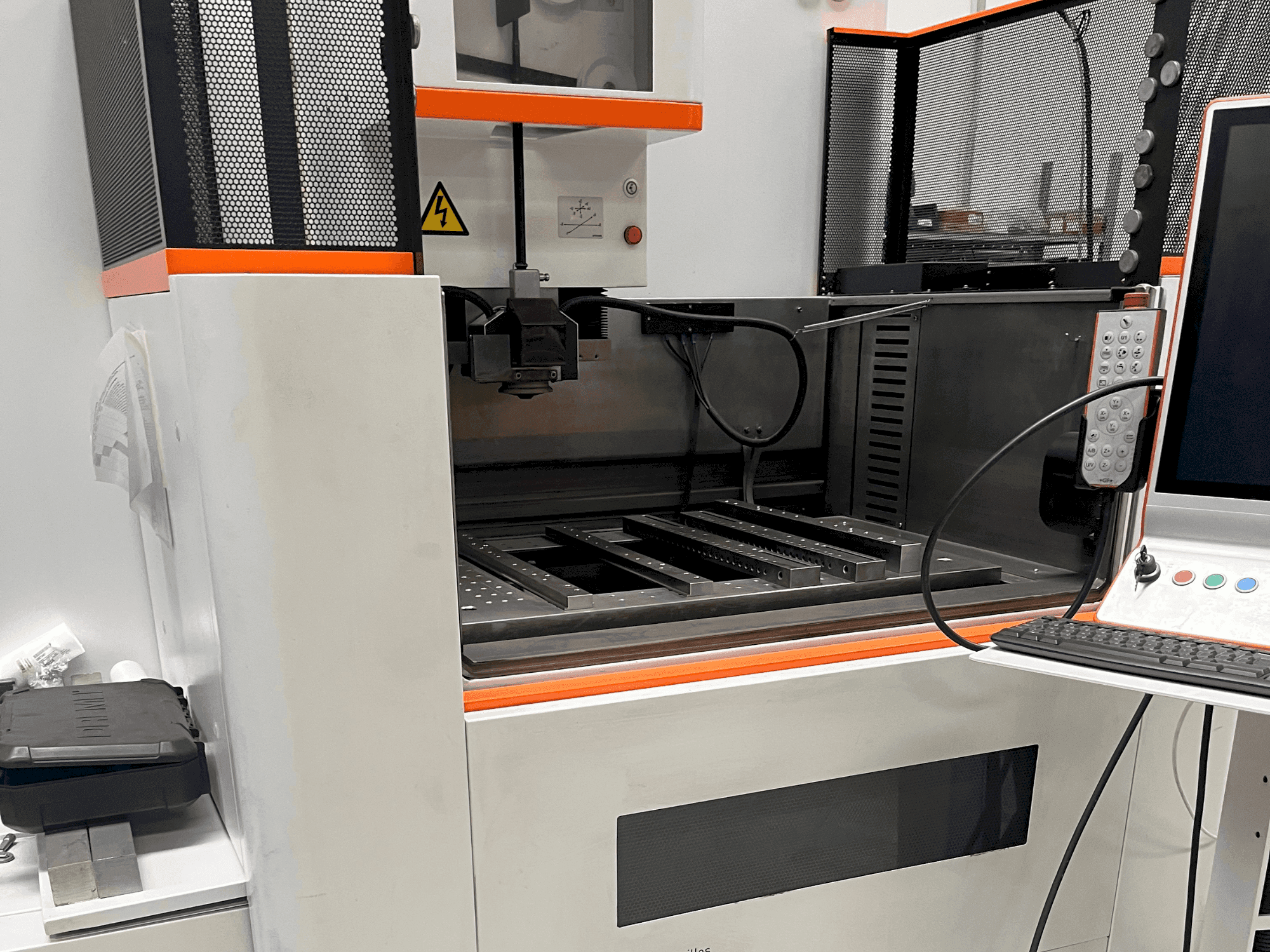 MACHINE_IMG_ALT_FRONT_VIEW