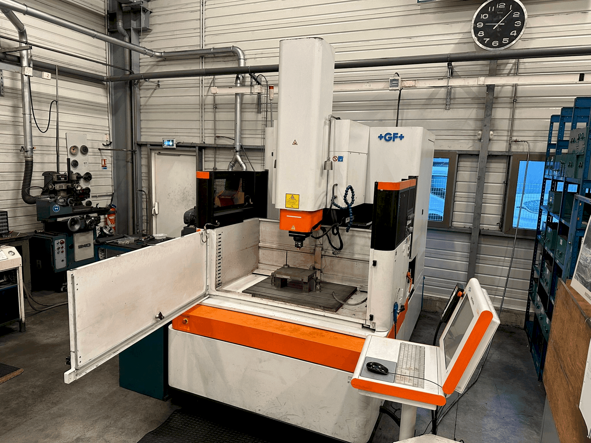 MACHINE_IMG_ALT_FRONT_VIEW