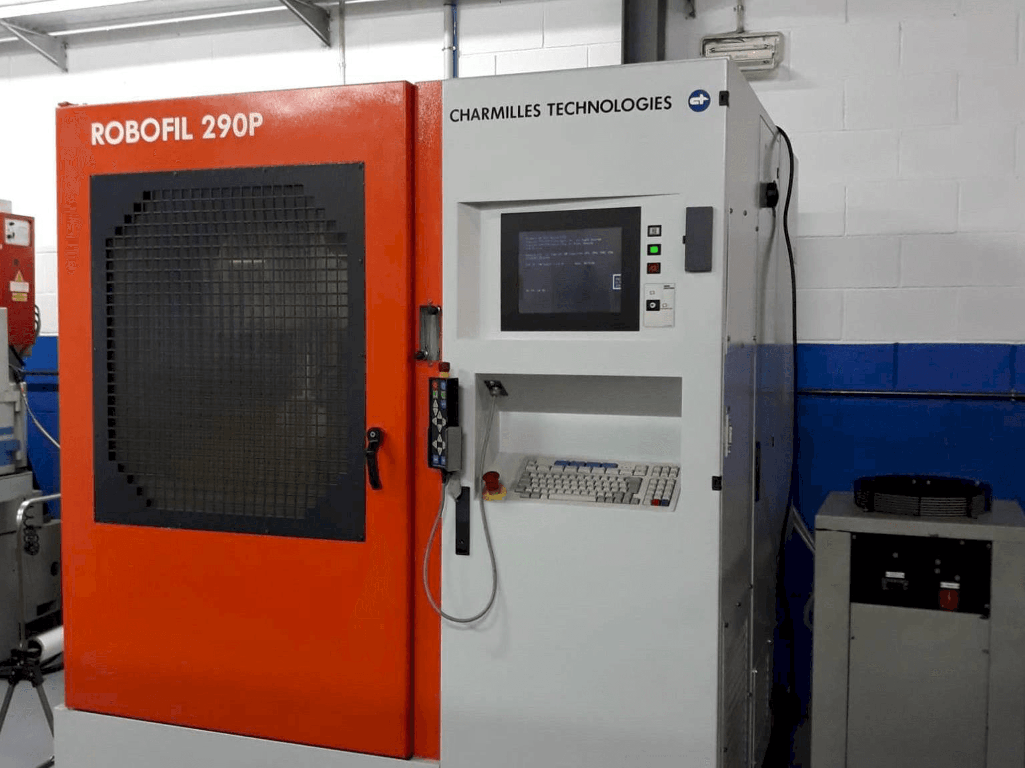 Front view of CHARMILLES ROBOFIL 290 P machine