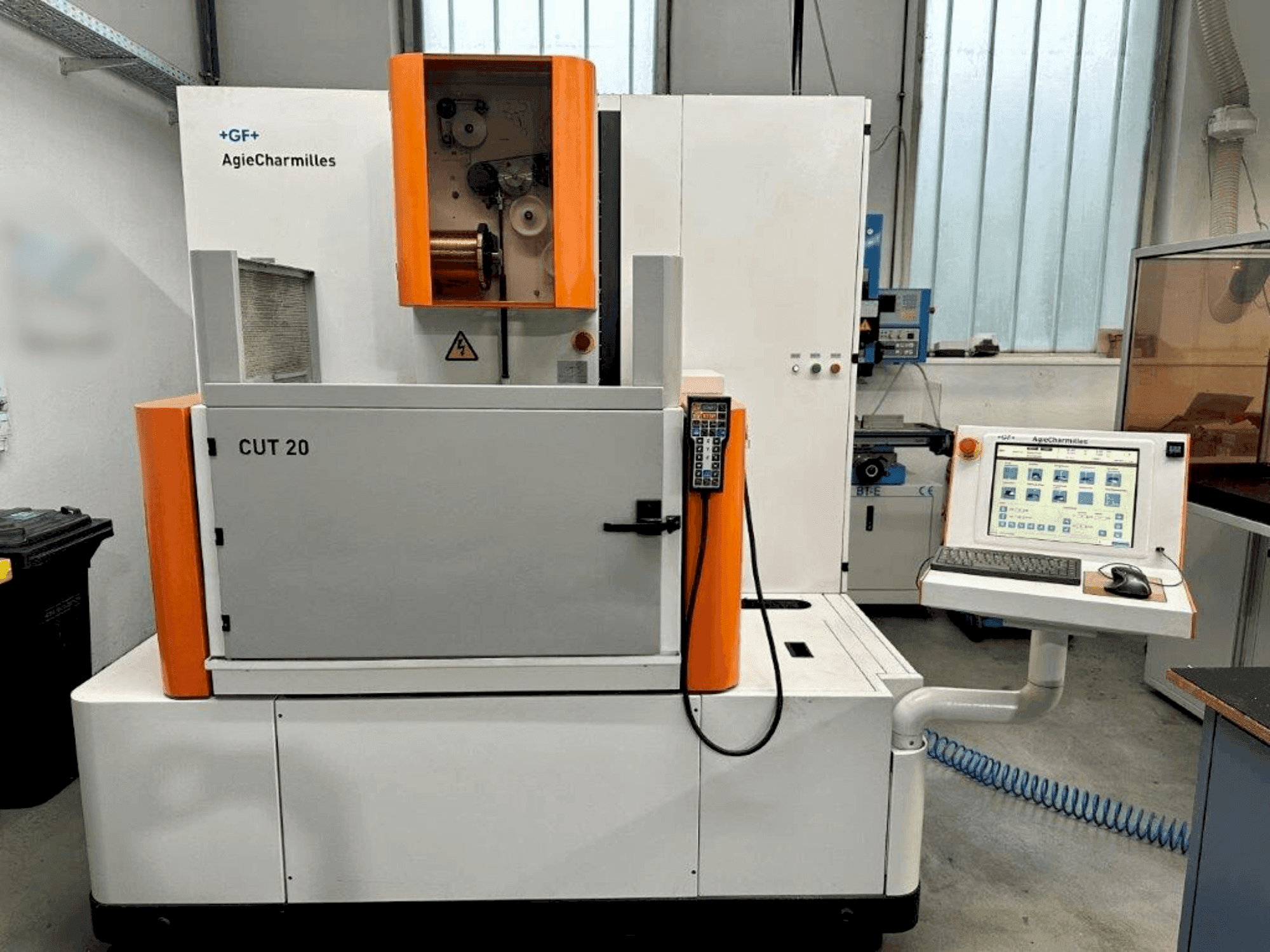 MACHINE_IMG_ALT_FRONT_VIEW