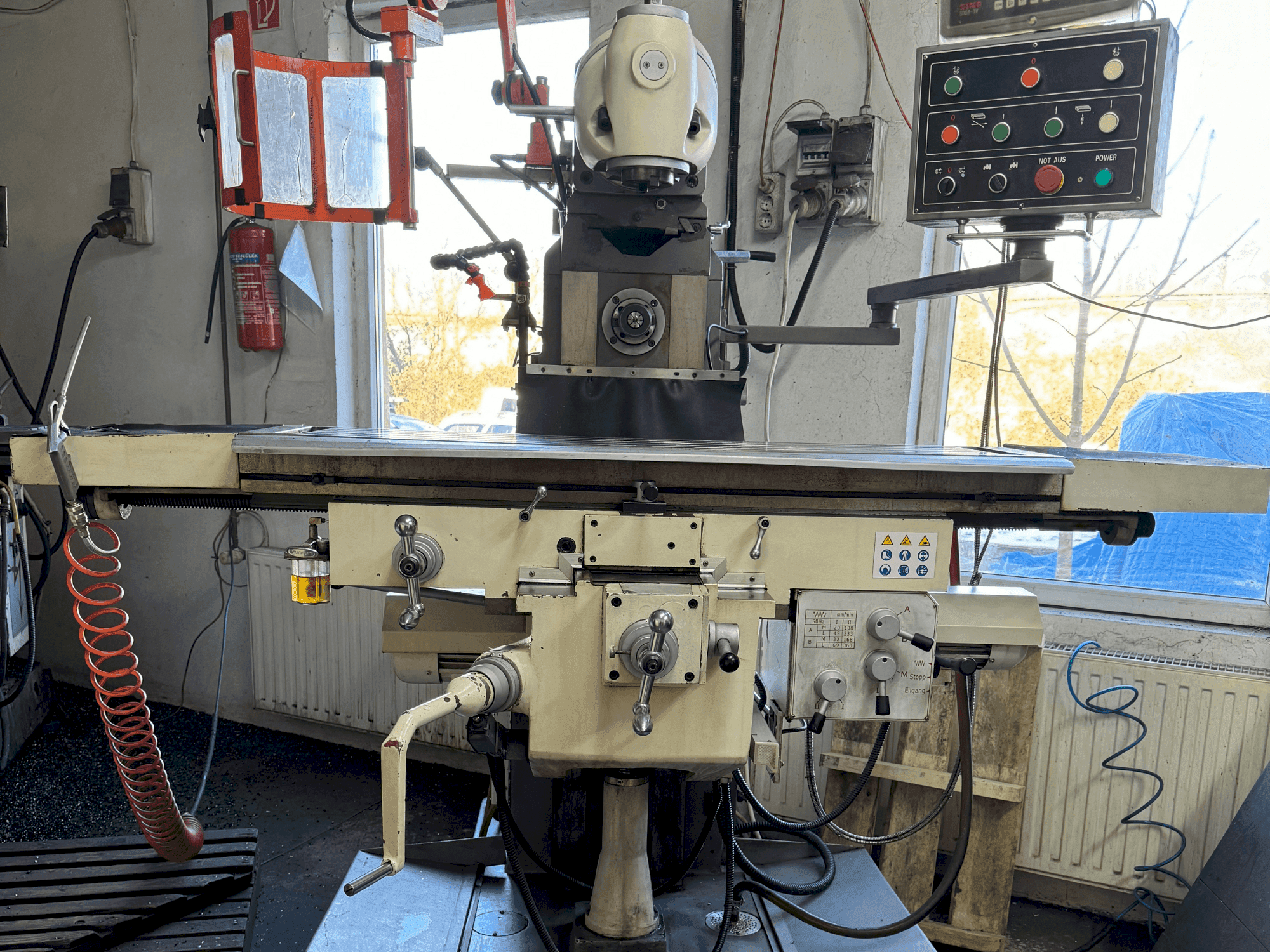 MACHINE_IMG_ALT_FRONT_VIEW