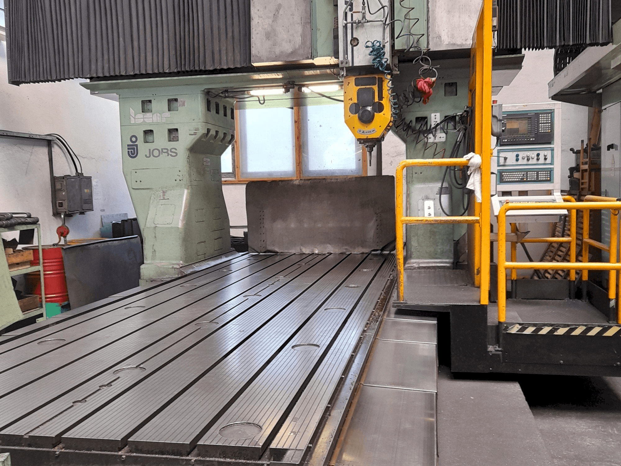 Front view of JOBS JoMach 243 machine