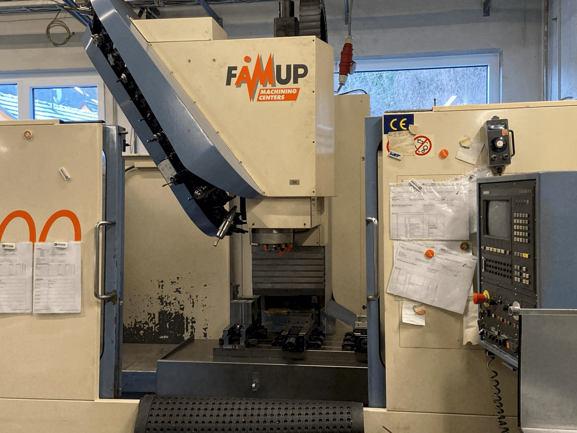MACHINE_IMG_ALT_FRONT_VIEW