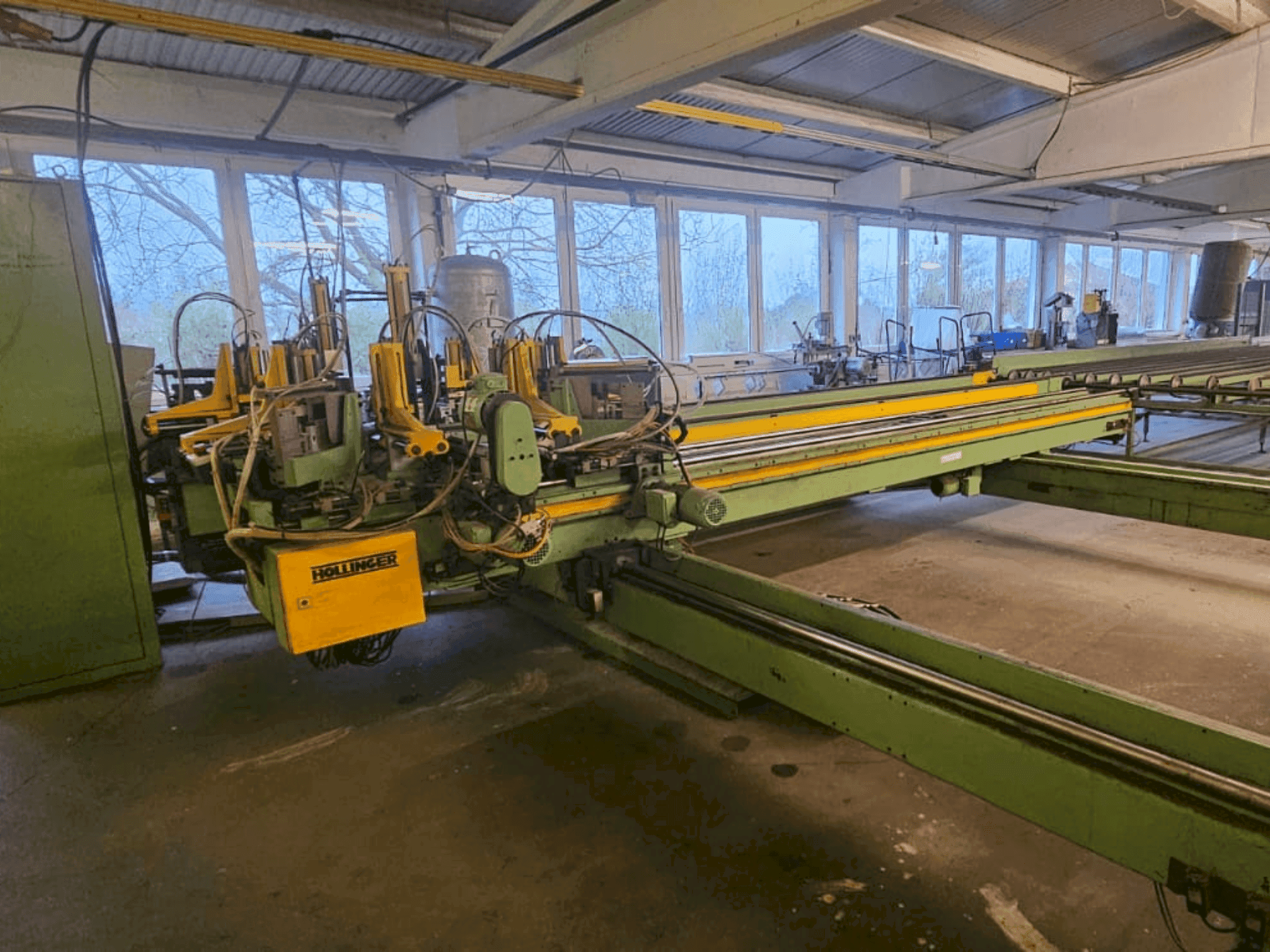 MACHINE_IMG_ALT_FRONT_VIEW