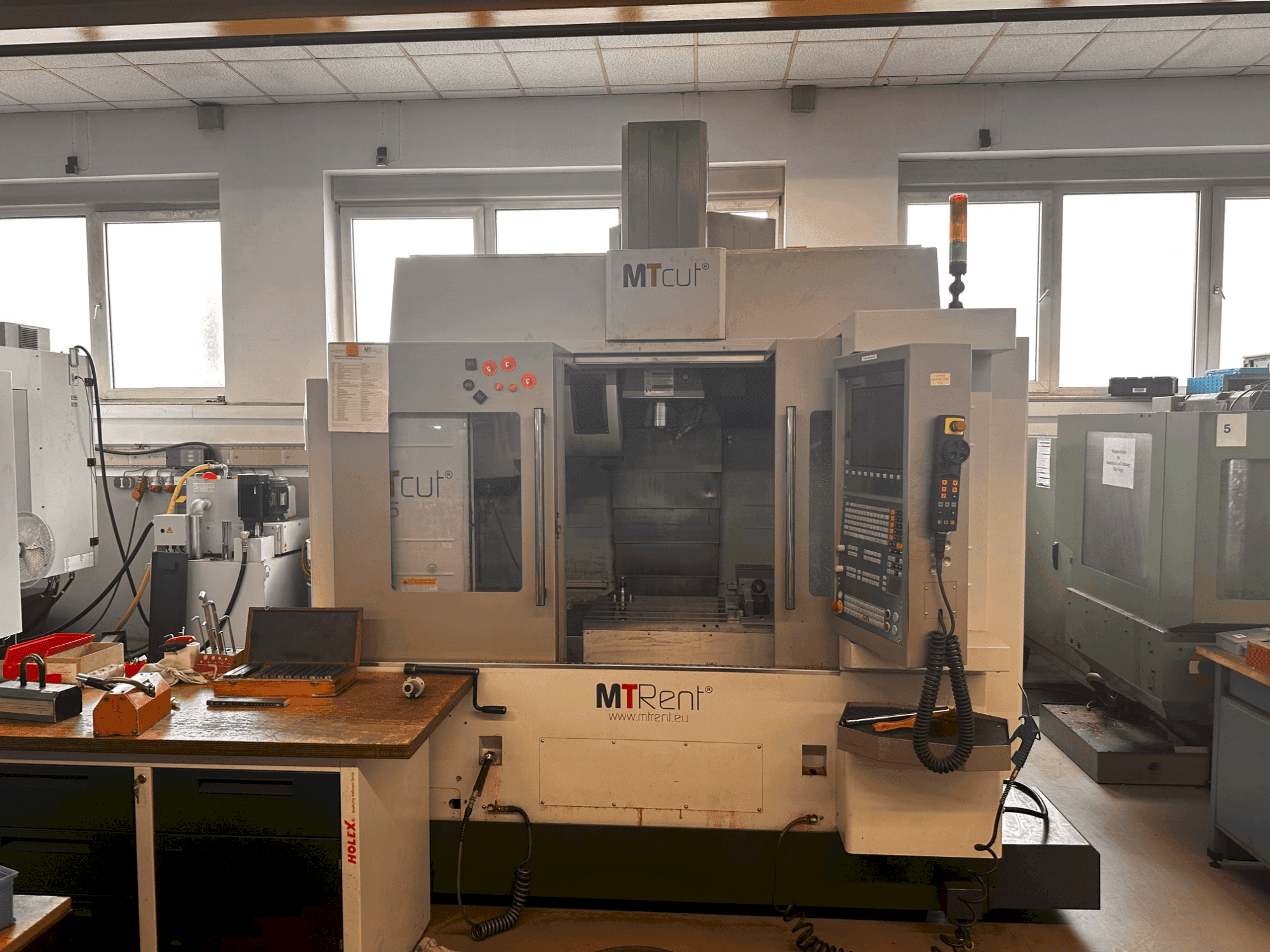 MACHINE_IMG_ALT_FRONT_VIEW