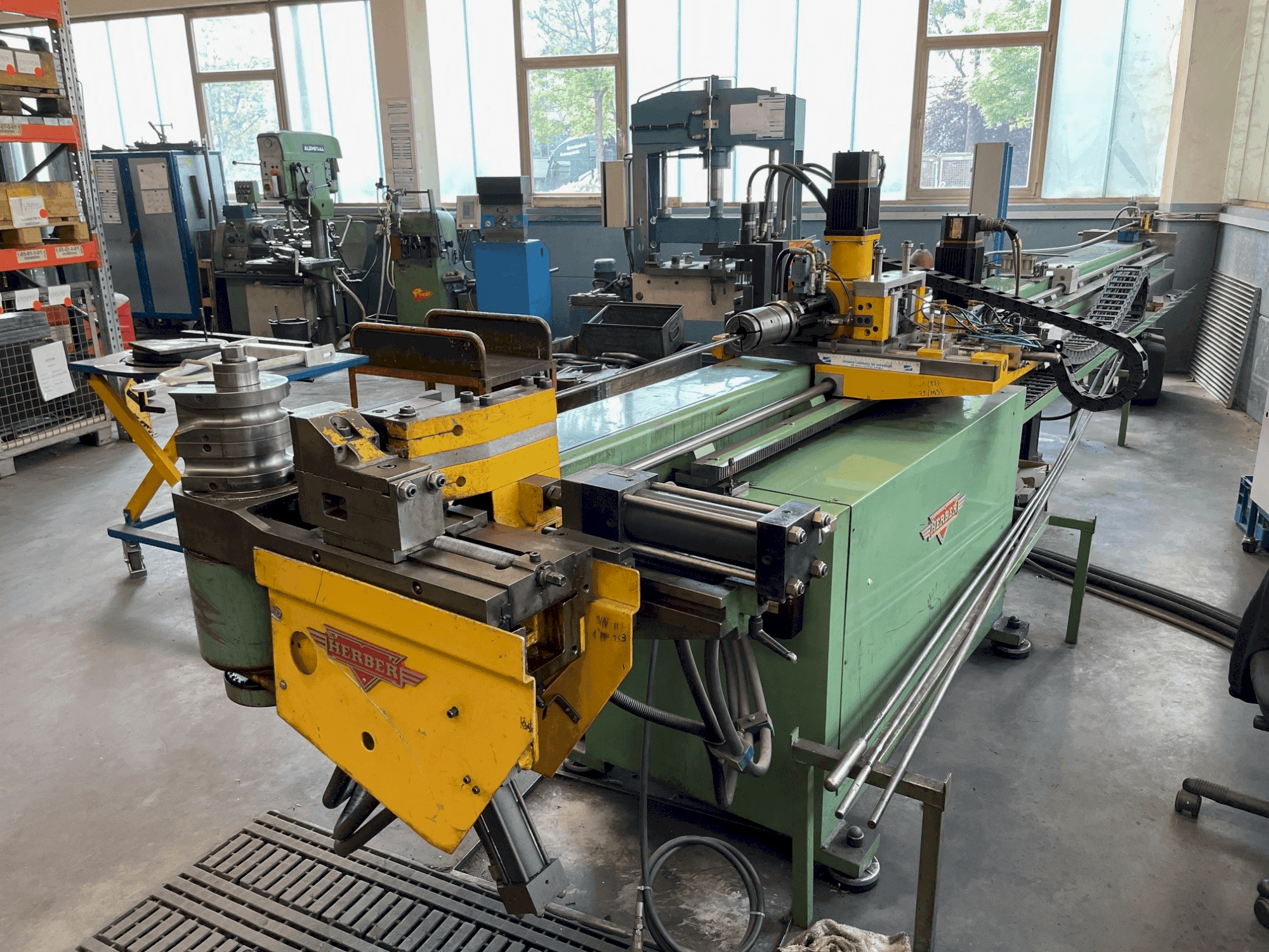 MACHINE_IMG_ALT_FRONT_VIEW