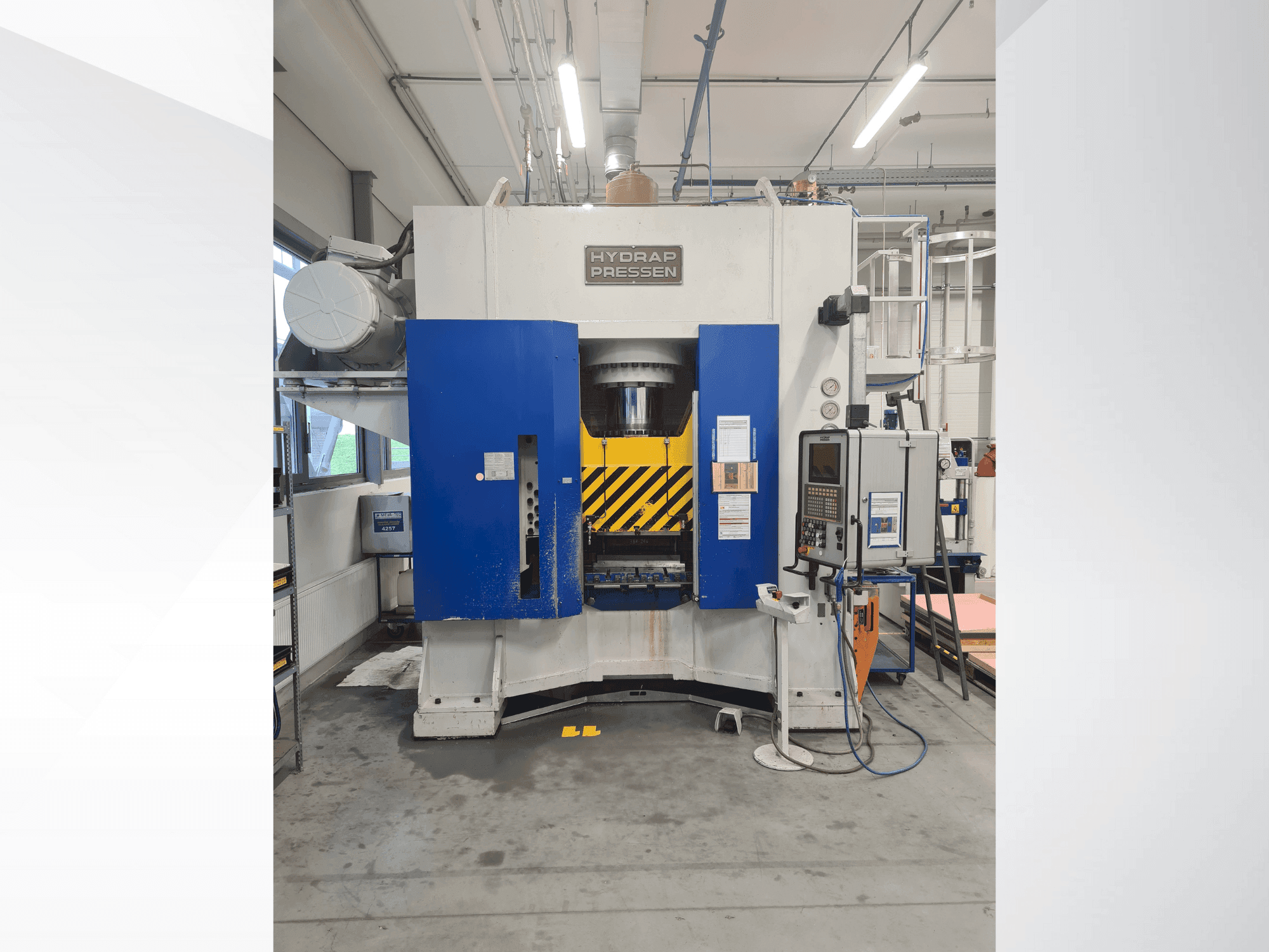 MACHINE_IMG_ALT_FRONT_VIEW