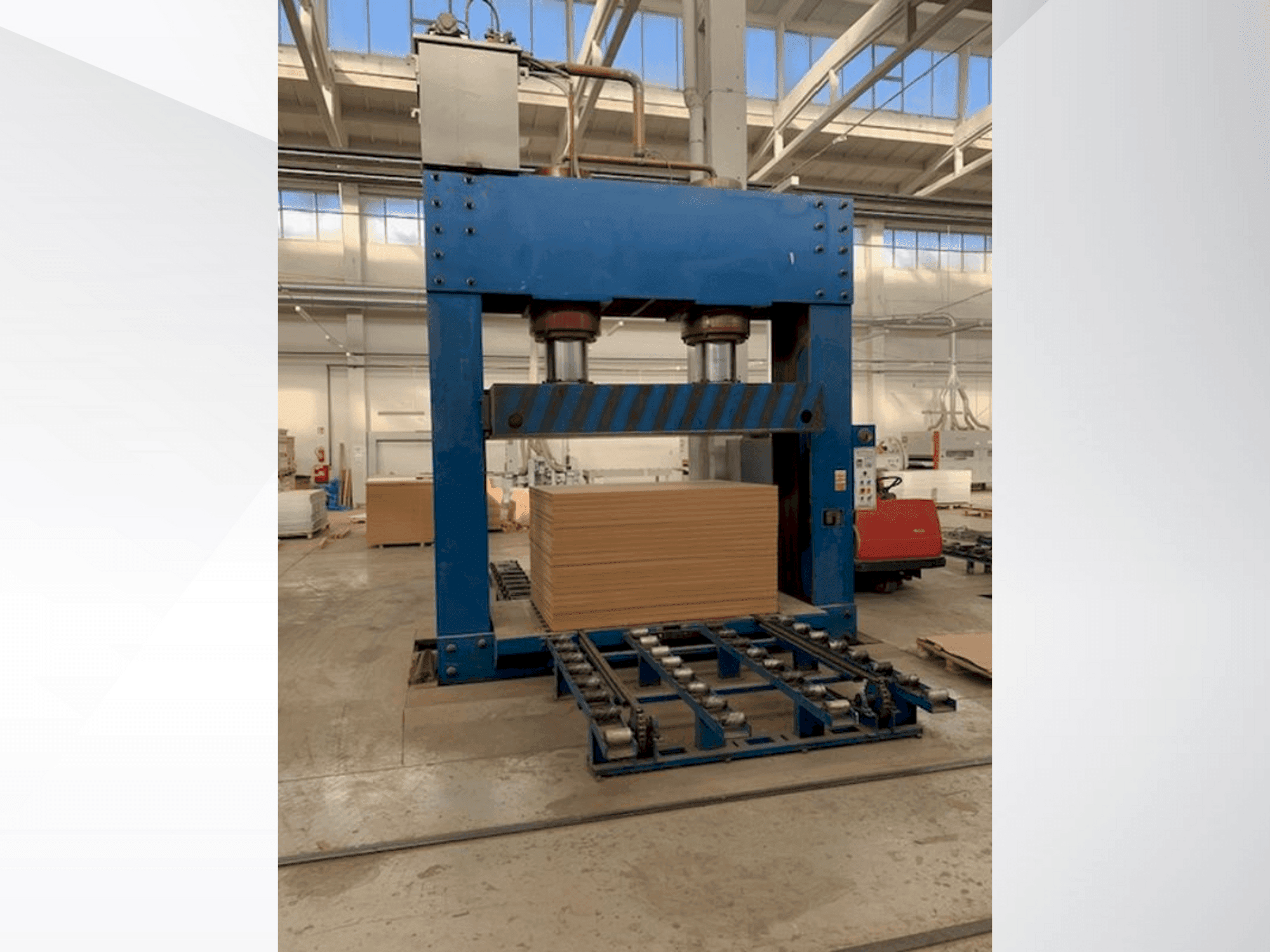 MACHINE_IMG_ALT_FRONT_VIEW